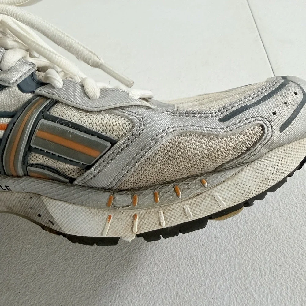 Vintage ASICS Gel-Empire 2004 Men's White Gray Running Shoes Size 10.5 READ